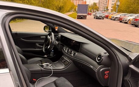 Mercedes-Benz E-Класс, 2018 год, 3 000 000 рублей, 8 фотография