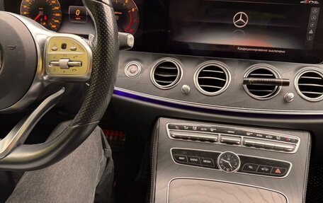 Mercedes-Benz E-Класс, 2018 год, 3 000 000 рублей, 11 фотография