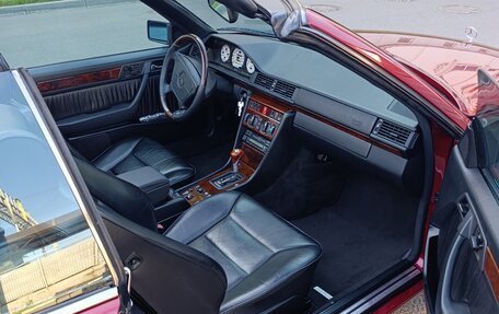 Mercedes-Benz E-Класс, 1993 год, 7 700 000 рублей, 17 фотография