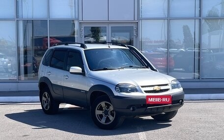 Chevrolet Niva I рестайлинг, 2018 год, 980 000 рублей, 3 фотография
