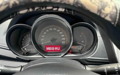 Toyota Yaris, 2020 год, 1 200 000 рублей, 10 фотография