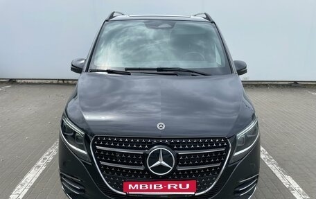 Mercedes-Benz V-Класс, 2023 год, 12 300 000 рублей, 4 фотография