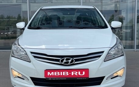 Hyundai Solaris II рестайлинг, 2014 год, 950 000 рублей, 2 фотография