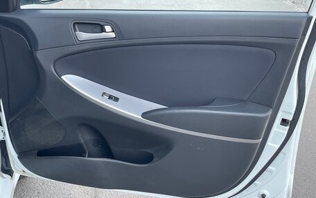 Hyundai Solaris II рестайлинг, 2014 год, 950 000 рублей, 19 фотография