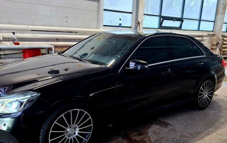 Mercedes-Benz E-Класс, 2015 год, 2 225 000 рублей, 3 фотография