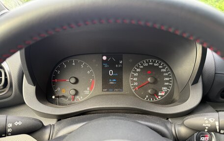 Toyota Yaris, 2021 год, 4 000 000 рублей, 5 фотография