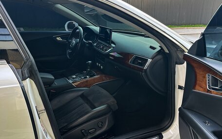 Audi A7, 2011 год, 1 950 000 рублей, 16 фотография