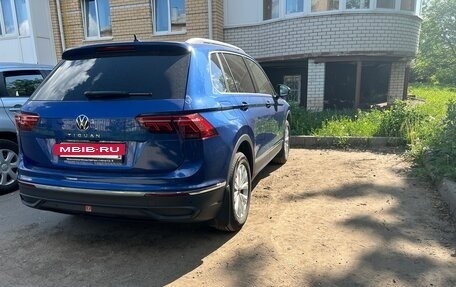 Volkswagen Tiguan II, 2024 год, 4 500 000 рублей, 6 фотография
