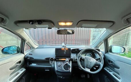 Toyota Wish II, 2009 год, 1 300 000 рублей, 14 фотография
