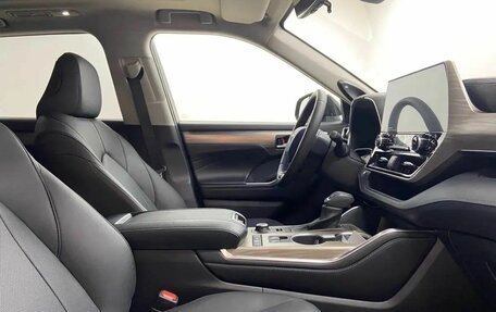 Toyota Highlander, 2025 год, 6 270 000 рублей, 12 фотография
