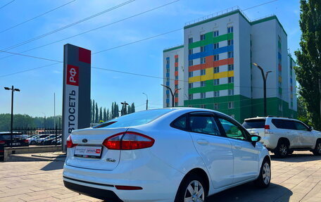 Ford Fiesta, 2015 год, 883 000 рублей, 2 фотография