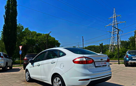 Ford Fiesta, 2015 год, 883 000 рублей, 4 фотография