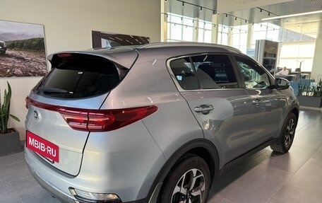 KIA Sportage IV рестайлинг, 2021 год, 2 090 000 рублей, 5 фотография