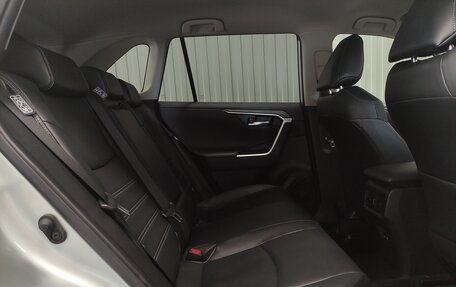 Toyota RAV4, 2020 год, 3 395 000 рублей, 10 фотография