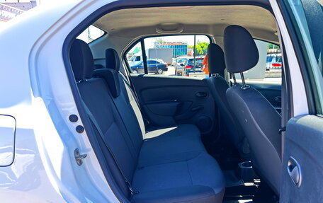 Renault Logan II, 2018 год, 795 000 рублей, 12 фотография