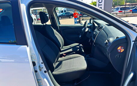 Renault Logan II, 2018 год, 795 000 рублей, 11 фотография