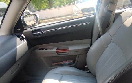 Chrysler 300C II, 2007 год, 1 500 000 рублей, 15 фотография