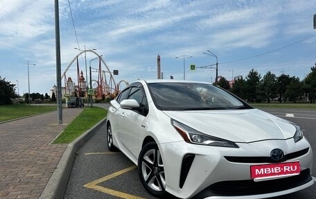 Toyota Prius IV XW50, 2019 год, 2 190 000 рублей, 1 фотография