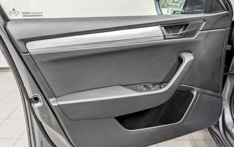 Skoda Superb III рестайлинг, 2022 год, 3 400 000 рублей, 20 фотография