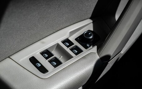 Volkswagen Tiguan II, 2017 год, 2 550 000 рублей, 23 фотография
