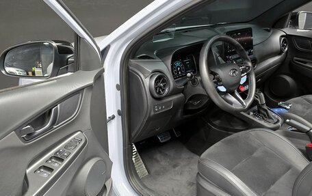 Hyundai Kona I, 2022 год, 2 390 000 рублей, 8 фотография