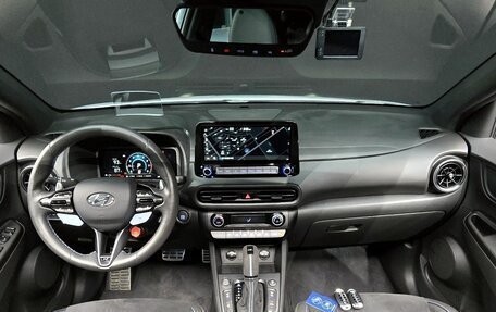 Hyundai Kona I, 2022 год, 2 390 000 рублей, 9 фотография