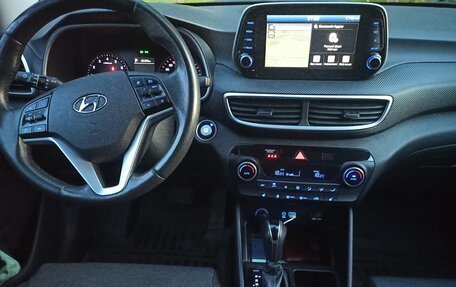 Hyundai Tucson III, 2019 год, 2 400 000 рублей, 2 фотография