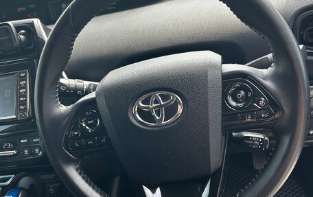 Toyota Prius IV XW50, 2019 год, 2 190 000 рублей, 14 фотография
