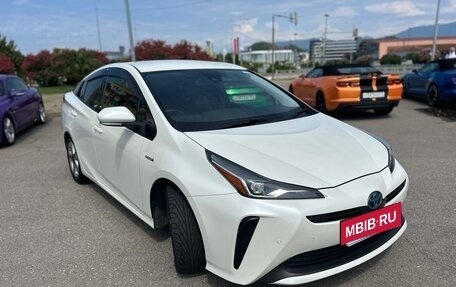 Toyota Prius IV XW50, 2019 год, 2 190 000 рублей, 8 фотография