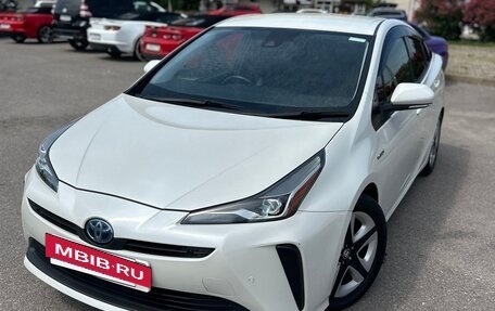 Toyota Prius IV XW50, 2019 год, 2 190 000 рублей, 10 фотография