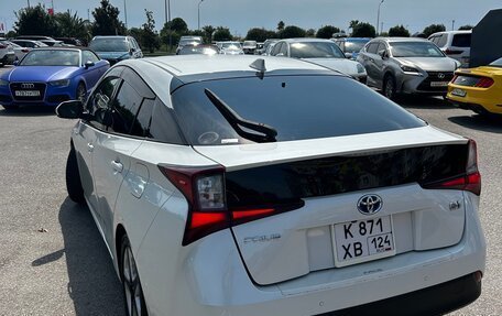 Toyota Prius IV XW50, 2019 год, 2 190 000 рублей, 30 фотография