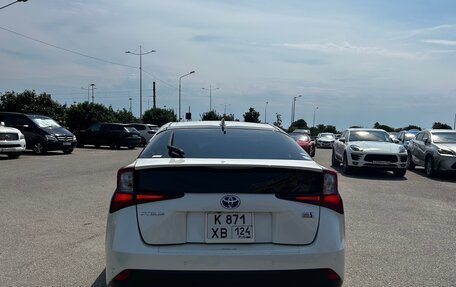Toyota Prius IV XW50, 2019 год, 2 190 000 рублей, 32 фотография