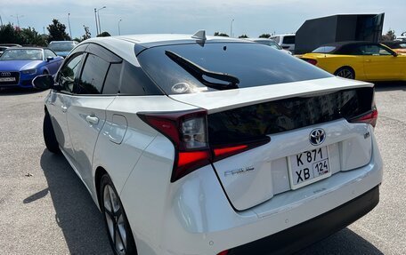 Toyota Prius IV XW50, 2019 год, 2 190 000 рублей, 31 фотография