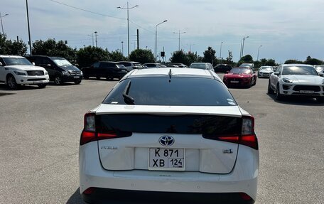 Toyota Prius IV XW50, 2019 год, 2 190 000 рублей, 33 фотография