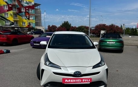 Toyota Prius IV XW50, 2019 год, 2 190 000 рублей, 38 фотография