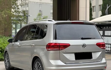 Volkswagen Touran III, 2020 год, 1 950 400 рублей, 4 фотография