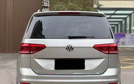 Volkswagen Touran III, 2020 год, 1 950 400 рублей, 5 фотография