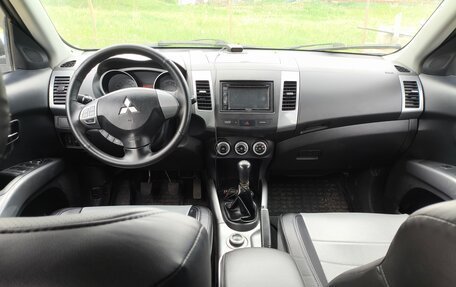 Mitsubishi Outlander III рестайлинг 3, 2008 год, 867 000 рублей, 7 фотография