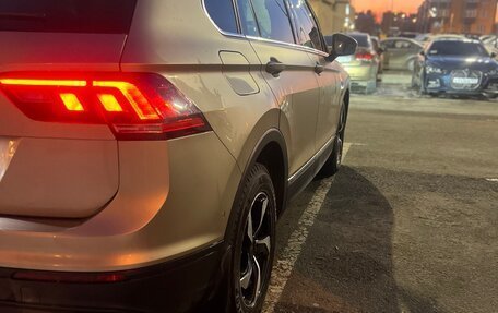 Volkswagen Tiguan II, 2018 год, 2 450 000 рублей, 14 фотография