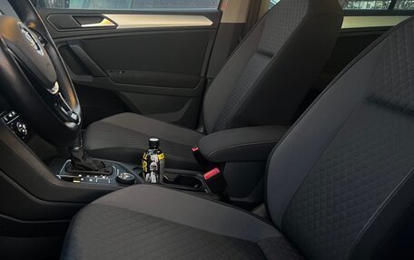 Volkswagen Tiguan II, 2018 год, 2 450 000 рублей, 4 фотография