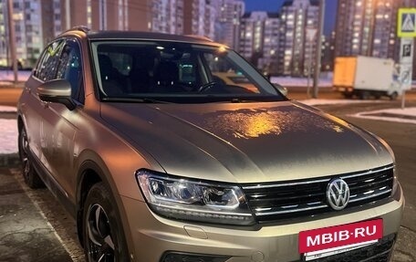 Volkswagen Tiguan II, 2018 год, 2 450 000 рублей, 2 фотография