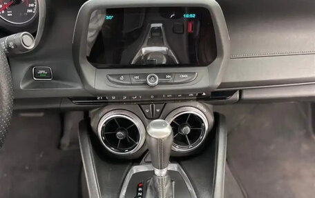 Chevrolet Camaro VI, 2017 год, 2 100 055 рублей, 13 фотография