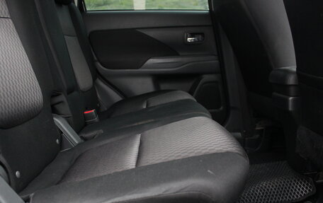 Mitsubishi Outlander III рестайлинг 3, 2012 год, 1 325 000 рублей, 13 фотография