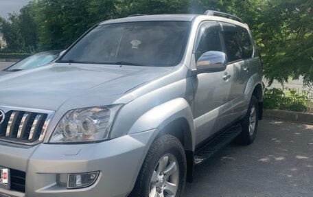 Toyota Land Cruiser Prado 120 рестайлинг, 2007 год, 2 100 000 рублей, 3 фотография