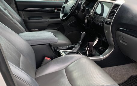 Toyota Land Cruiser Prado 120 рестайлинг, 2007 год, 2 100 000 рублей, 9 фотография