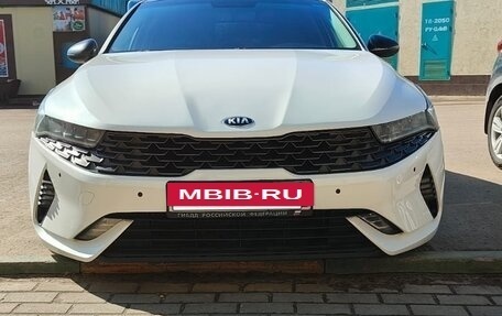 KIA K5, 2021 год, 1 800 000 рублей, 2 фотография