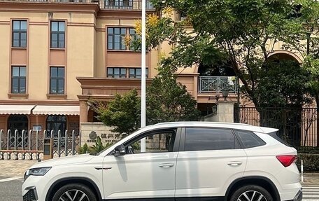 Skoda Karoq I, 2022 год, 1 800 000 рублей, 4 фотография