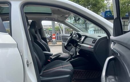 Skoda Karoq I, 2022 год, 1 800 000 рублей, 11 фотография