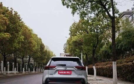 Toyota RAV4, 2022 год, 2 900 000 рублей, 5 фотография