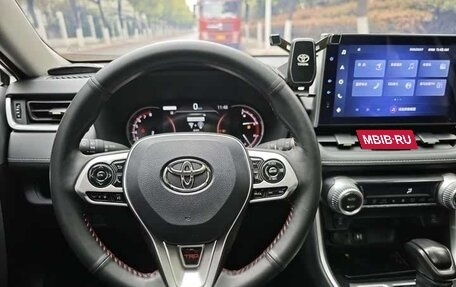 Toyota RAV4, 2022 год, 2 900 000 рублей, 6 фотография